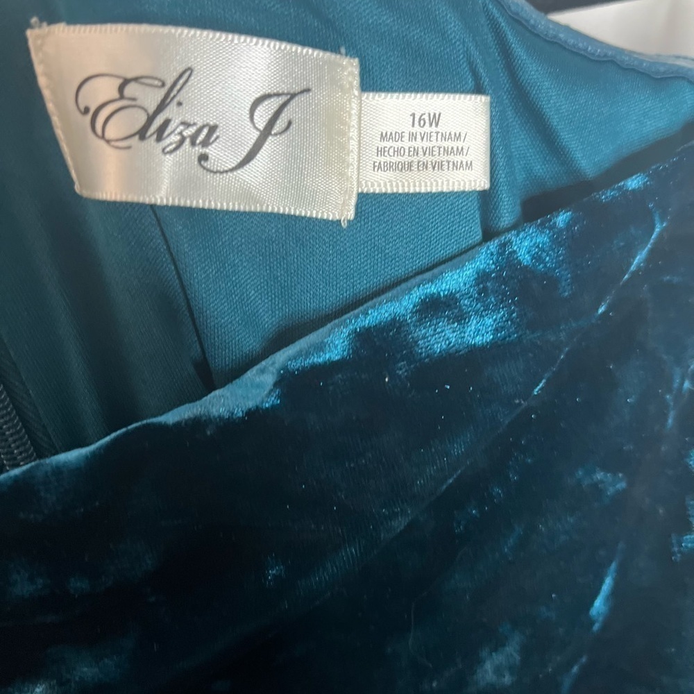 Eliza J blue crushed velvet off the shoulder dress 16w - Picture 7 of 7